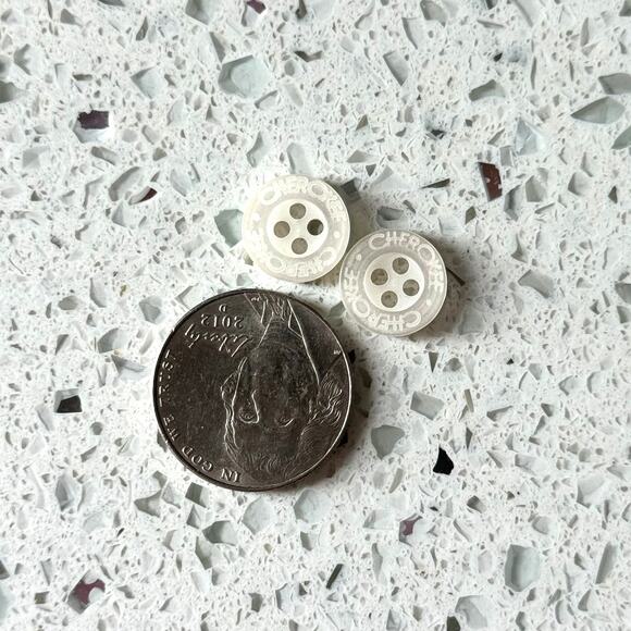 2 Vintage 80s White Cherokee Round 4 Hole Shirt Buttons Button Up Replacement - Picture 1 of 4